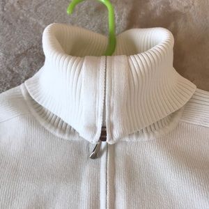 J-Women’s Top by Carole Little